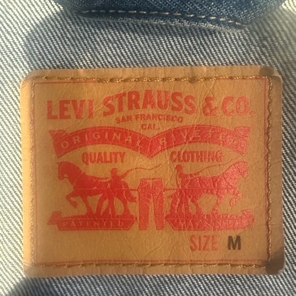 Levi's Bolt Red Stripe Trucker Blue Denim Jean Jacket - Picture 3 of 3